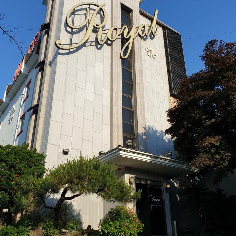 Готель Pocheon Royal Екстер'єр фото