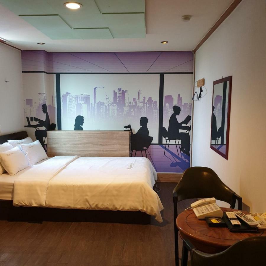 Готель Pocheon Royal Екстер'єр фото